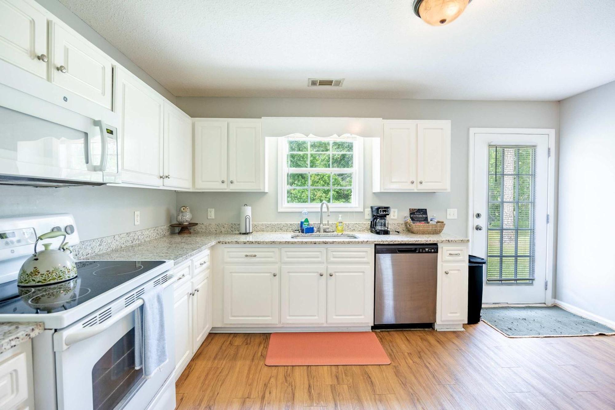 Charming Gray Home- 5 Mins From Gsu! ステイツボロ エクステリア 写真